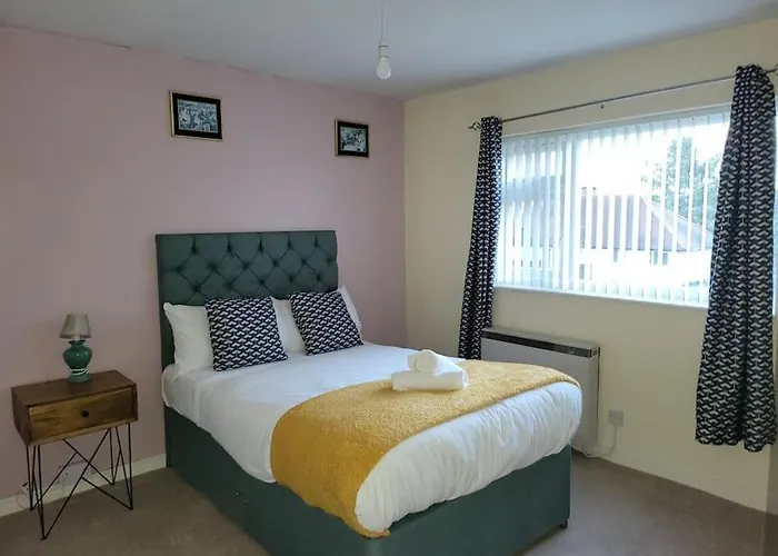 Lovely Apartment With Free Parking & Wi-Fi
