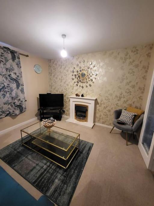 Appartement Lovely With Free Parking & Wi-fi